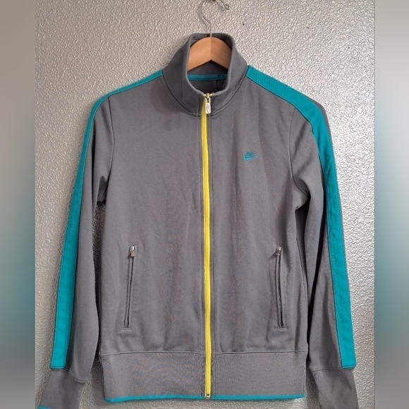 COPY - Nike Women's Running Jacket   Size L - Picture 1 of 4